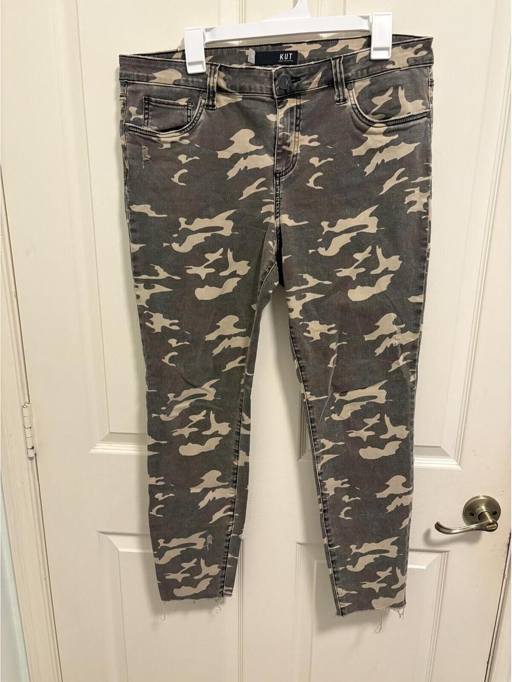 Kut from the Kloth Connie Ankle Skinny Camouflage Jeans Size 14
